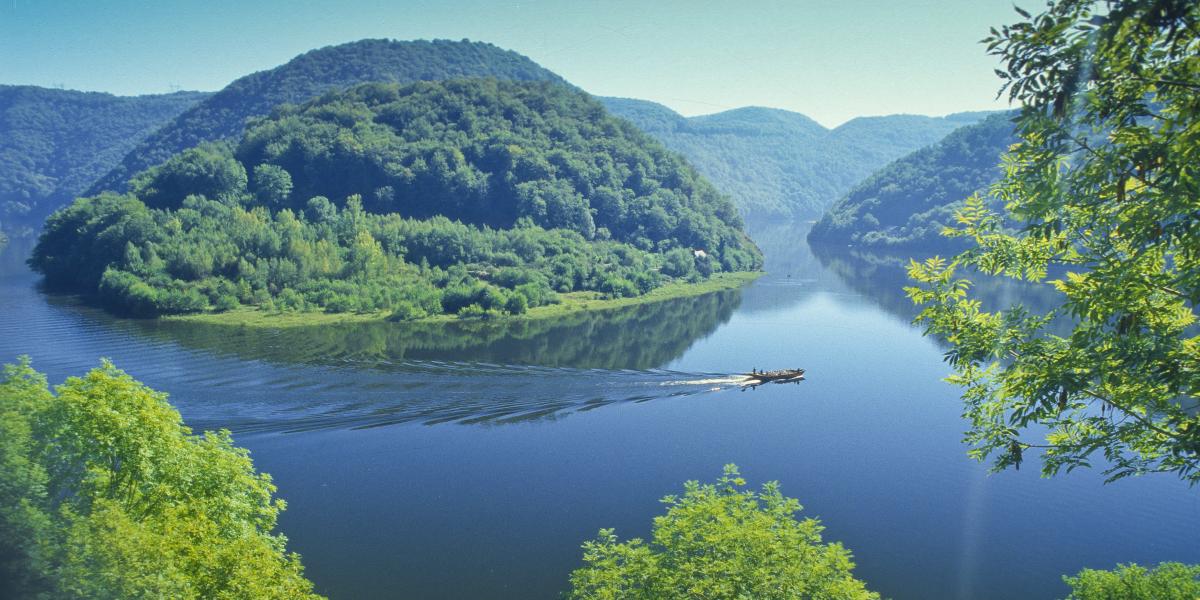 Dordogne : balade en gabare. Beaulieu et Argentat