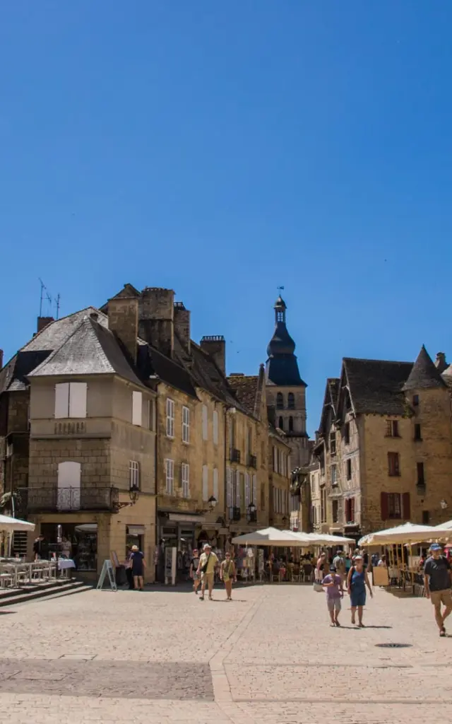 Place De La Liberte 6.jpg