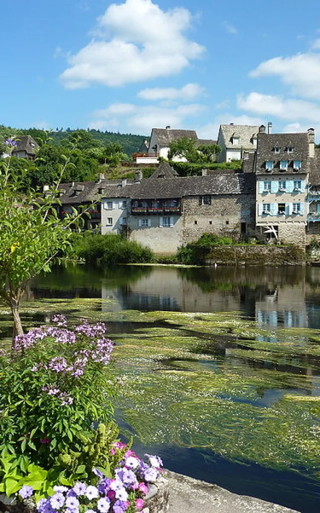 800px 277 Argentat La Dordogne.jpg