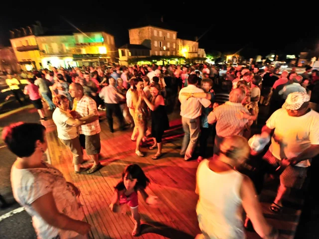 Bal Populaire 14 Juillet Fete Nationale 0.jpg