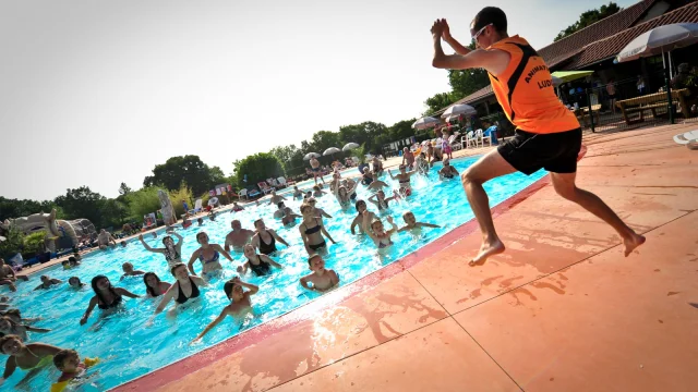 Camping Piscine.jpg