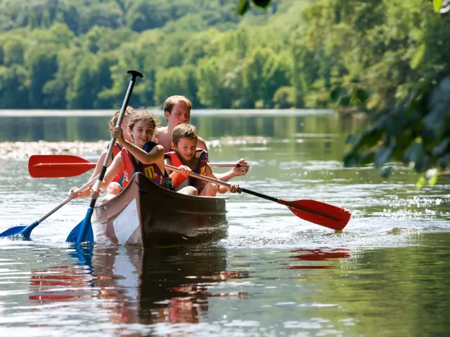 Canoë en famille sur la Dordogne