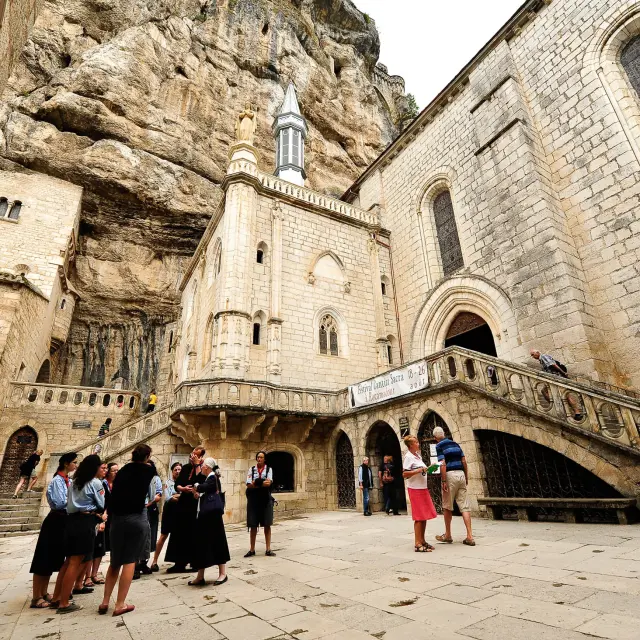 Esplanade Du Sanctuaire De Rocamadour.jpg