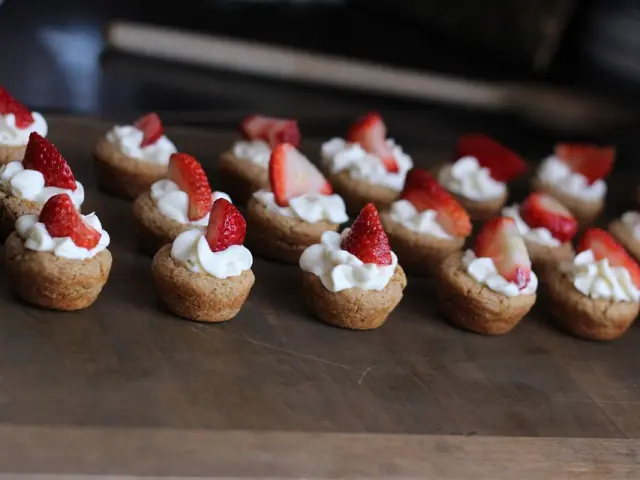 Strawberries 352471 960 720.jpg