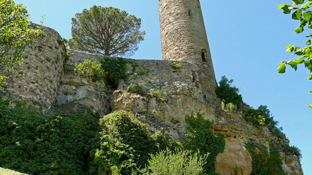 Turenne Chateau Tour De Cesar 2.jpg