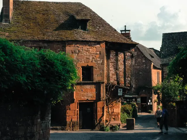 Vue de Collonges la Rouge