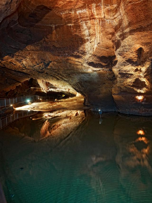 Grottes de Lacave