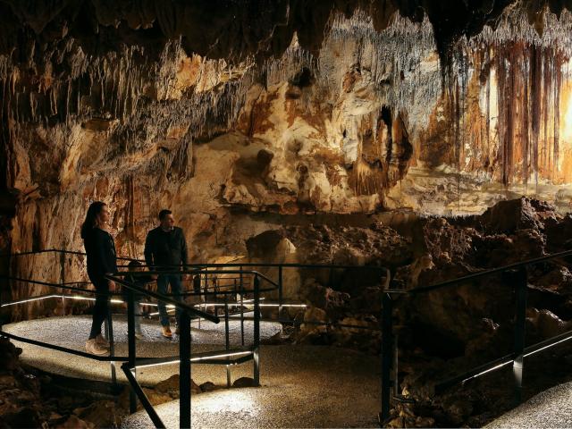 Visite Grotte Carbonnieres 1 0.jpg