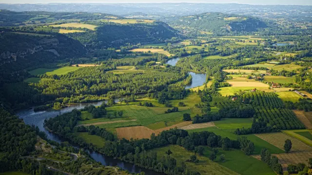 Vue Aerienne Dun Meandre De La Dordogne 1.jpg