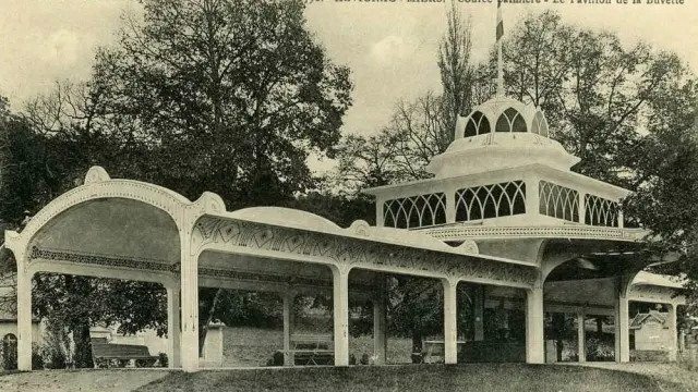 Source Salmiere La Pavillon De La Buvette 2.jpg