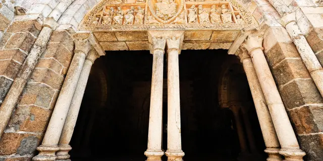 Visite Du Cloitre De Carennac Plus Beau Village De Francebobd.jpg