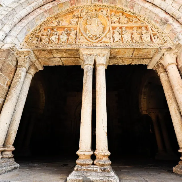 Visite Du Cloitre De Carennac Plus Beau Village De Francebobd.jpg
