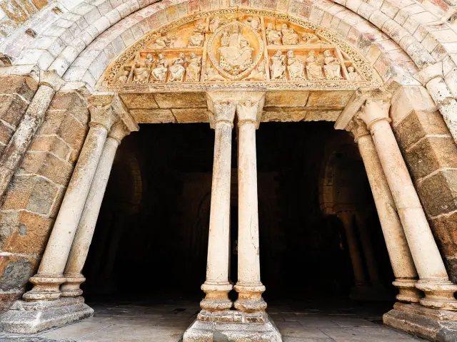 Visite Guidee Carennac Eglise St Pierre Bobd.jpg