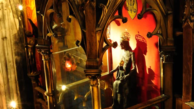 Visite Guidee Rocamadour La Vierge Noire .jpg