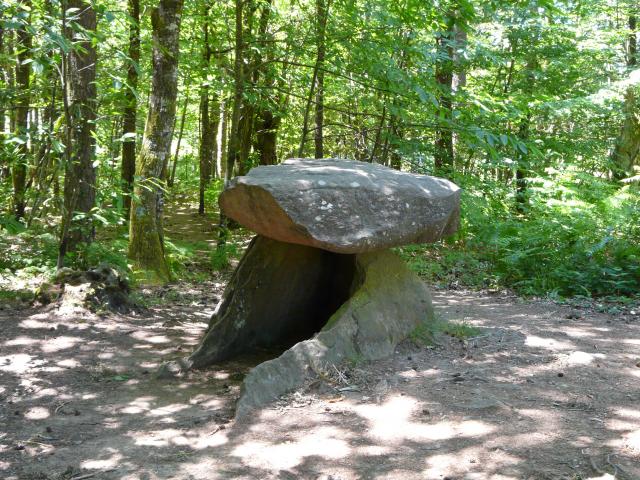 Aubazines Dolmen Rochesseux