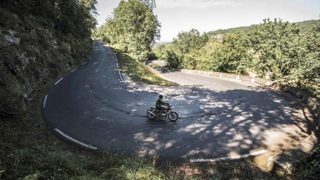 moto French Retro Ride © Brice Daraut