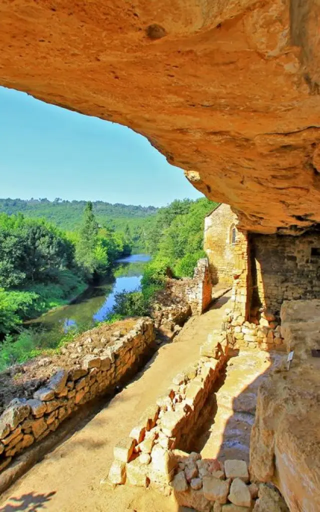 Abris Sous Roche Village De La Madeleine