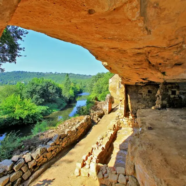 Abris Sous Roche Village De La Madeleine