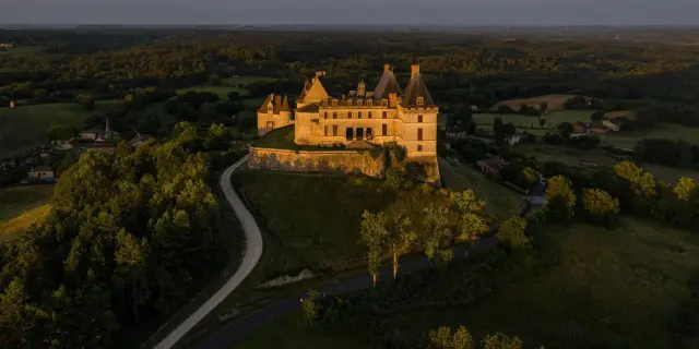 dji-0363-chateau-de-birondeclicdecolle-e1629810805355.jpg