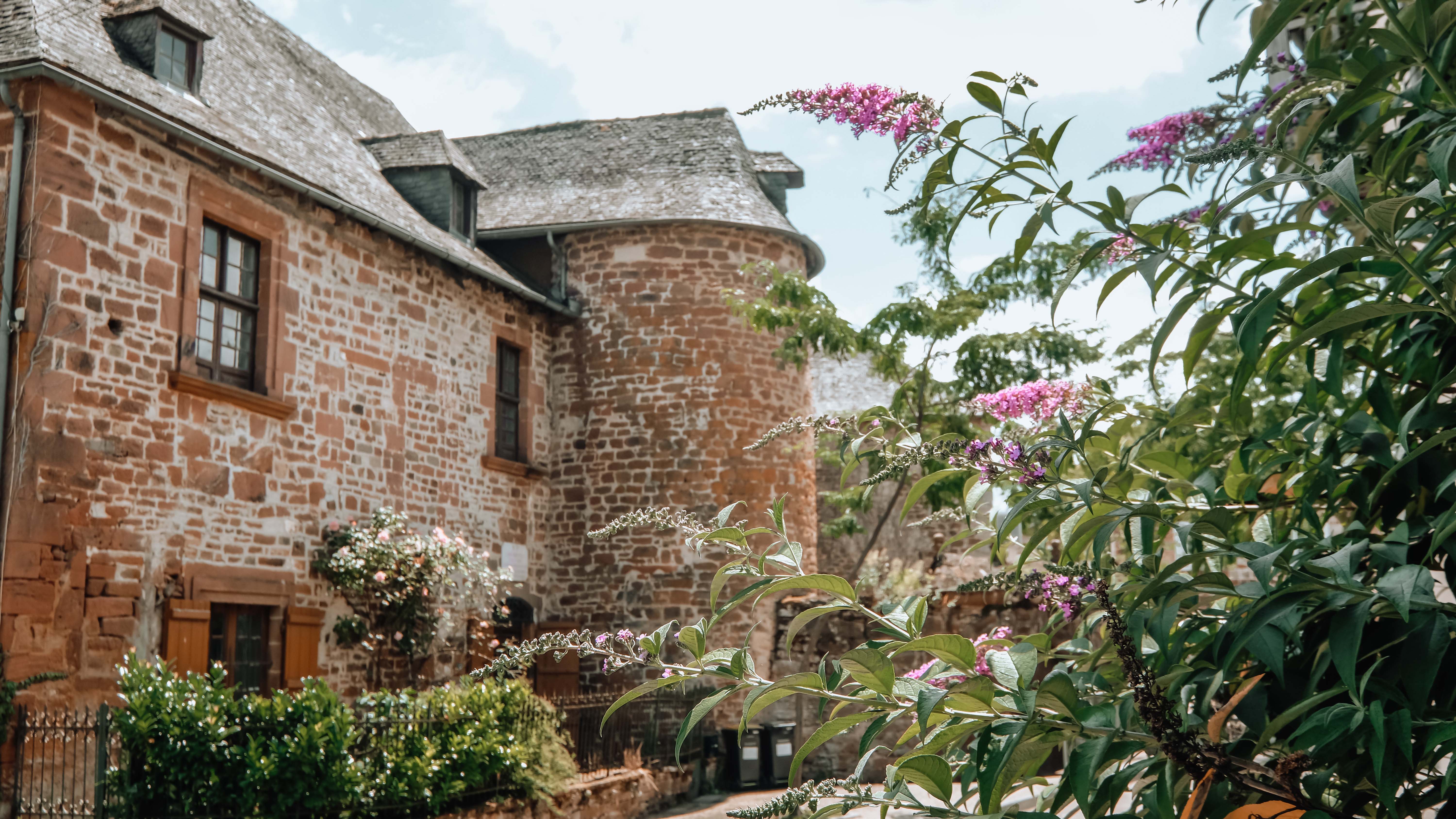meyssac-rouge-dordogne-vallee-visite-villages-de-france.jpg