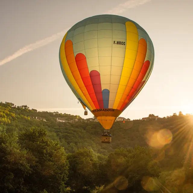 Montgolfière À Rocamadour Dan Courtice