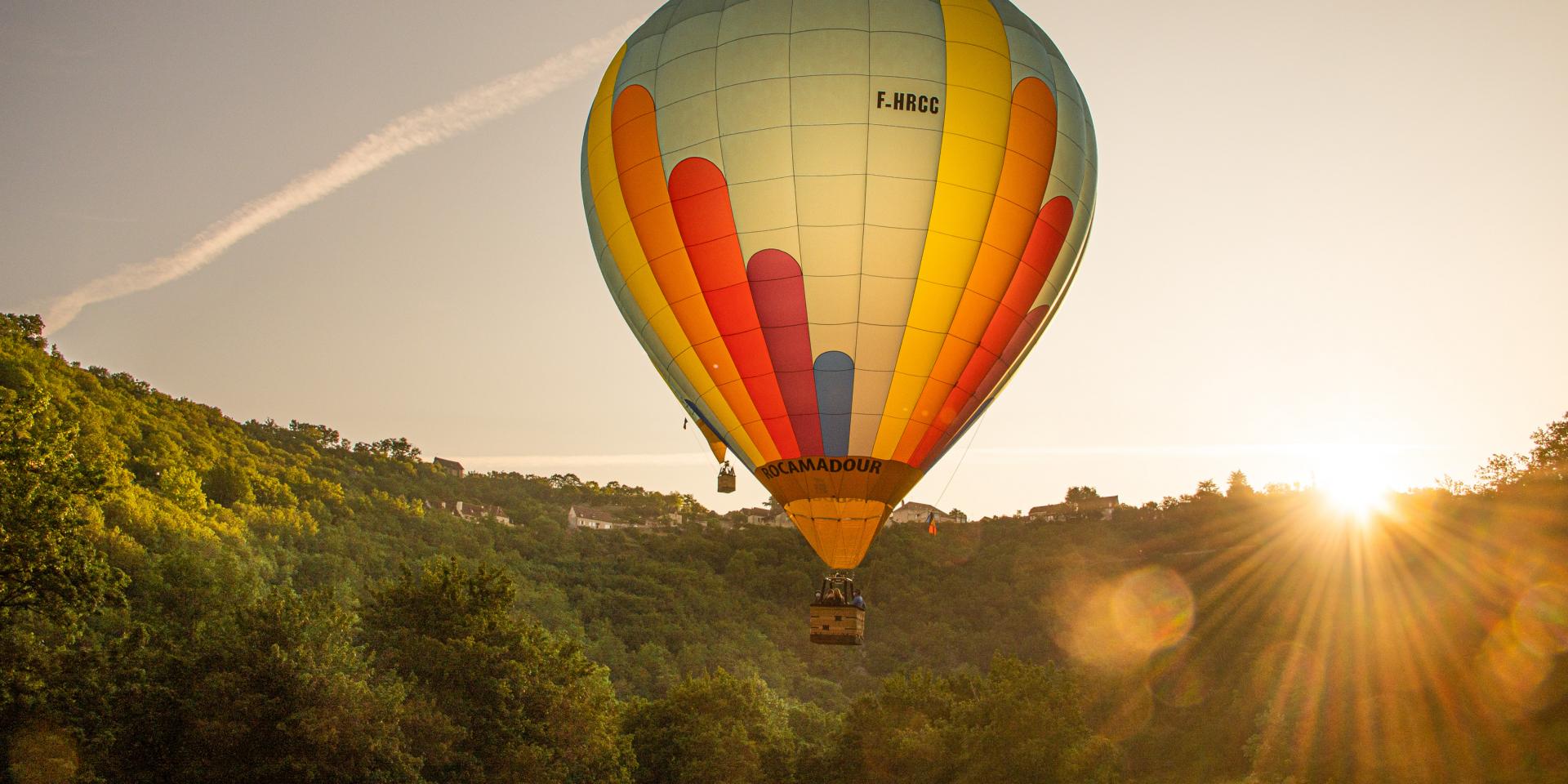 Montgolfière À Rocamadour Dan Courtice