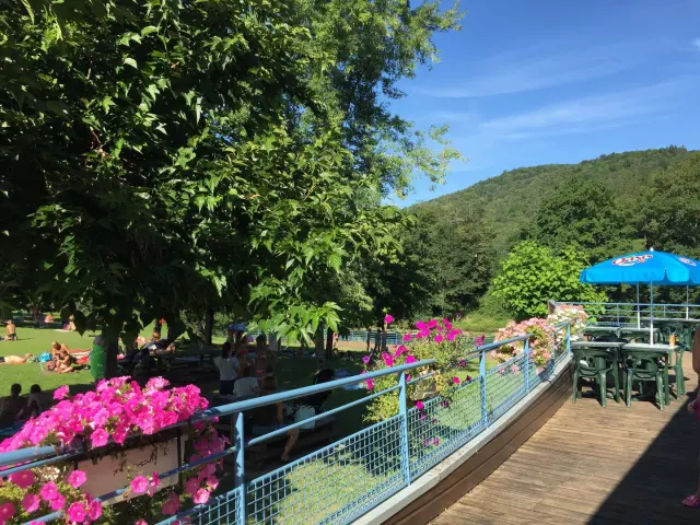 Splash Argentat Pelouse Terrasse