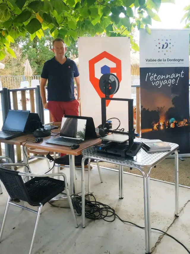 Vincent Nicolas, conseiller numérique France Services à l'Office de tourisme Vallée de la Dordogne