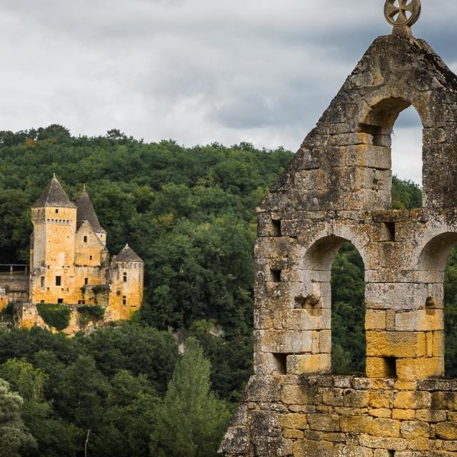 Instagram #chateaudecommarque