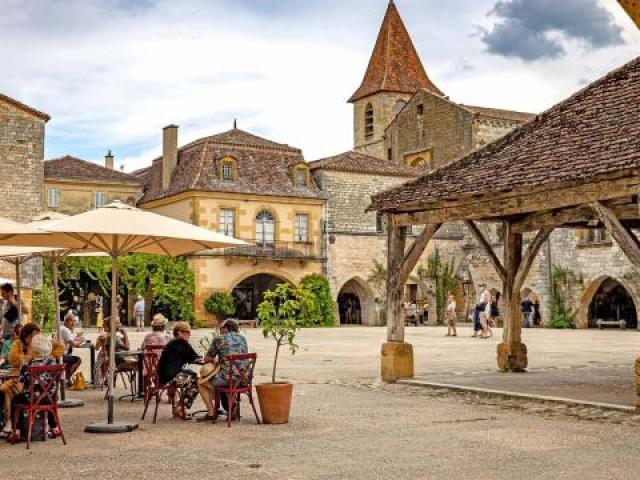monpazier-terrasses-Dordogne-Perigord-Tourisme.jpg