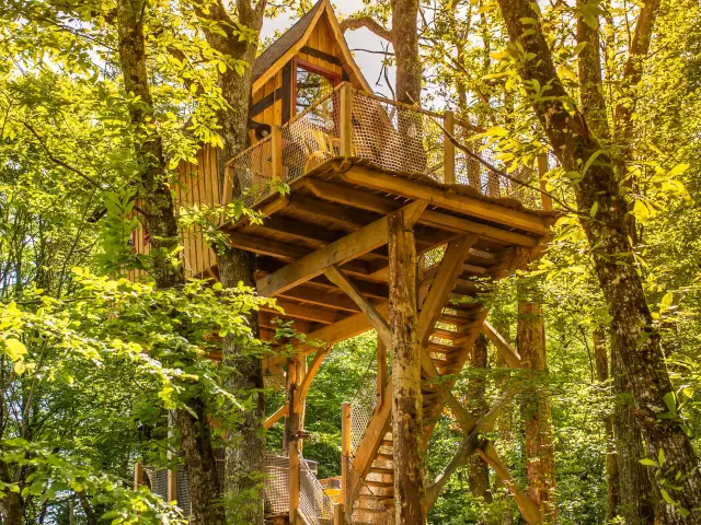Cabane Dans Les Arbres Lascaux Nid D'en O