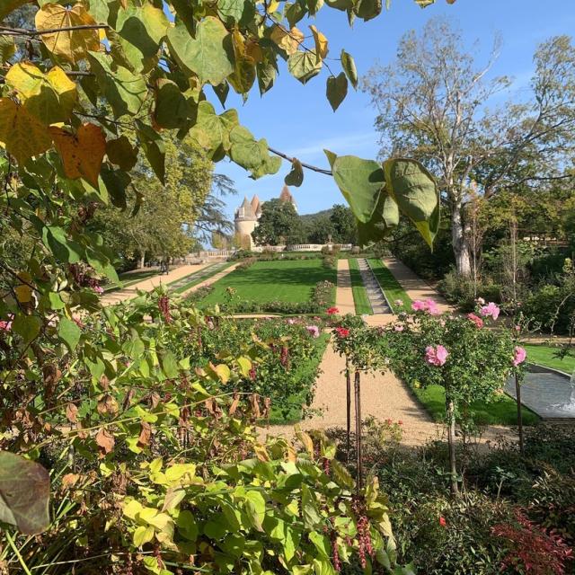 Instagram #chateaudesmilandes