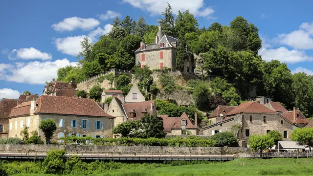 243 Limeuil Chateau Et Village Luc.fauret.photographe Expireson 2025 01 01 1