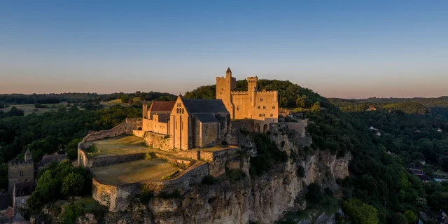 436 Chateau De Beynac Sur Promontoire Declicdecolle