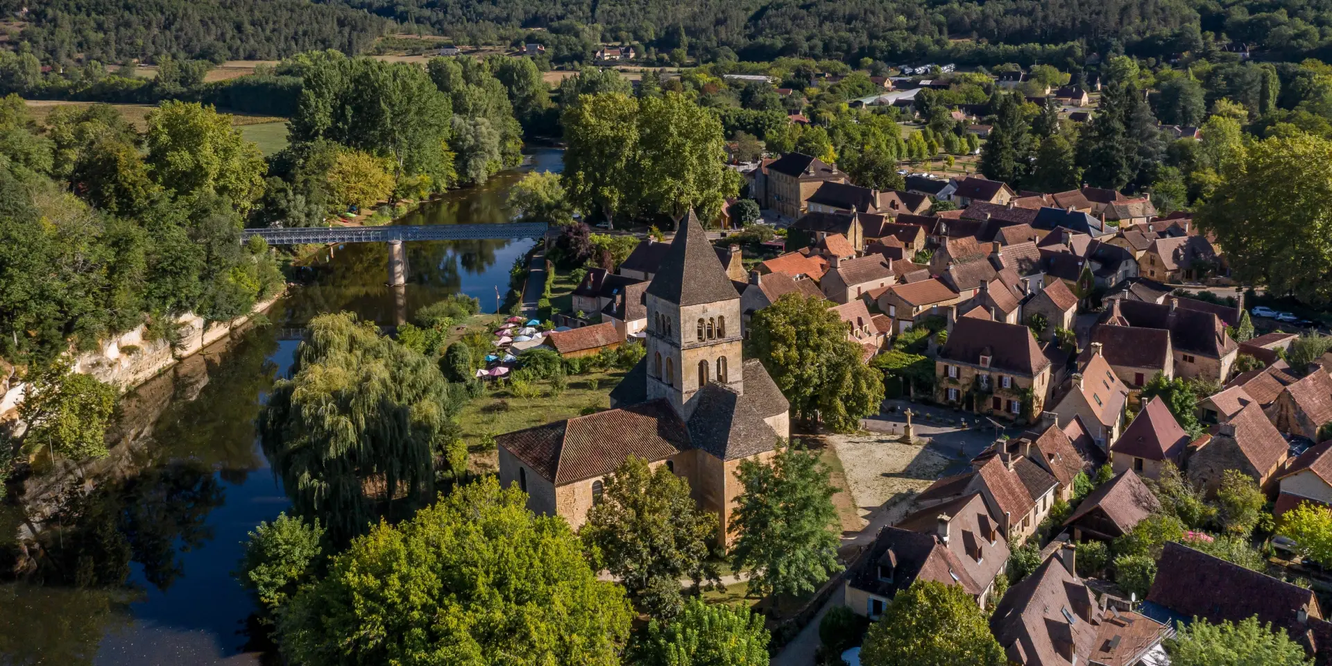 France, Dordogne (24), Périgord Noir, Saint-Léon-sur-Vézère, Village de Saint-Léon-sur-Vézère, (Vue aérienne)//France, Dordogne, Black Perigord, Saint-Leon-sur-Vezere, Town of Saint-Leon-sur-Vezere, (aerial view)