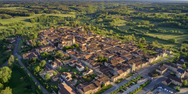 6009 Village Et Bastide De Monpazier Dordogne Libre