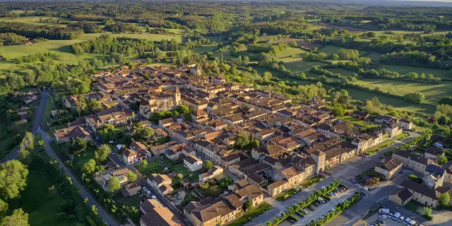 6009 Village Et Bastide De Monpazier Dordogne Libre