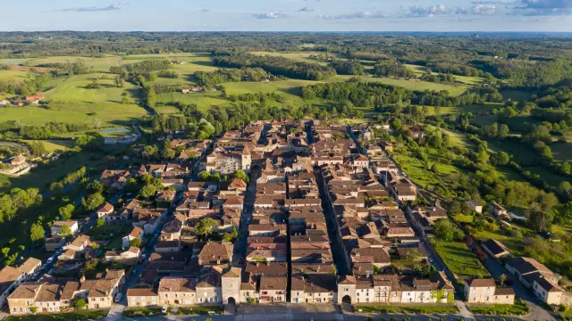 6010 Village Et Bastide De Monpazier Dordogne Libre