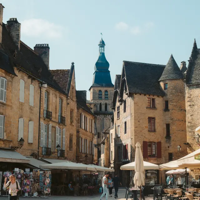 8459 Sarlat Brock Betty Expireson 2029 08 01