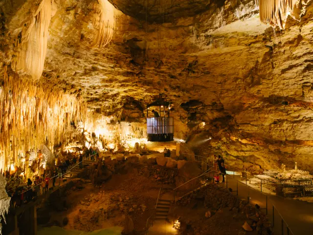 755 Interieur Du Gouffre De Proumeyssac Les Conteurs