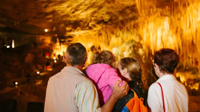 761 Interieur Du Gouffre De Proumeyssac Les Conteurs
