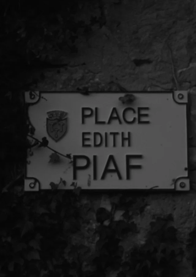 Place Edith Piaf à Gluges - © Gretel England