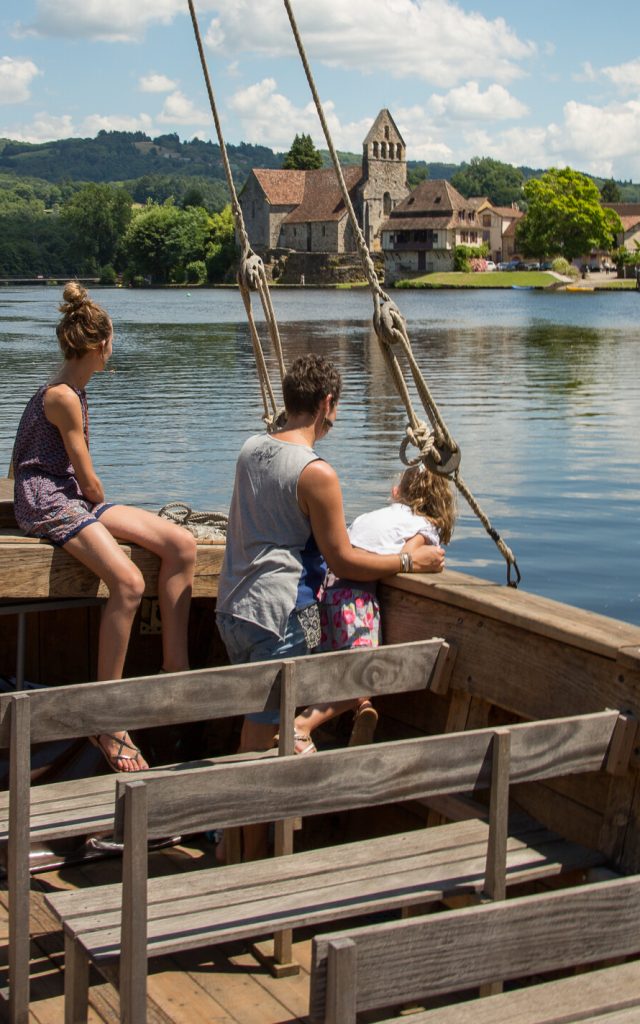 Beaulieu-sur-dordogne-MalikaTurin-2109.jpg-1920px-e1754999406159.jpg