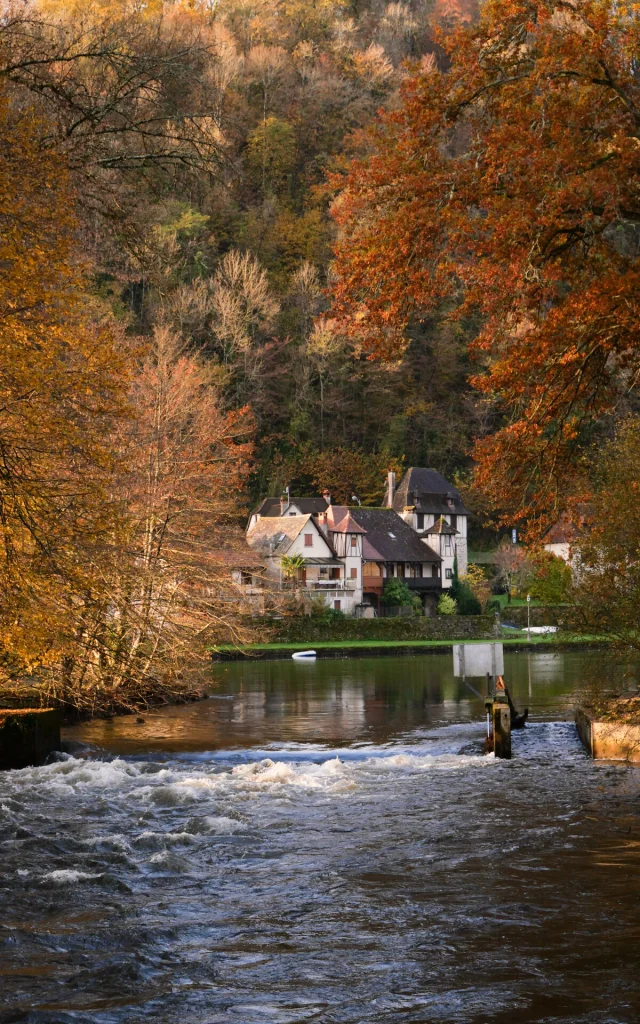 Beaulieu Sur Dordogne Automne Melanie Petit.jpg 1920px