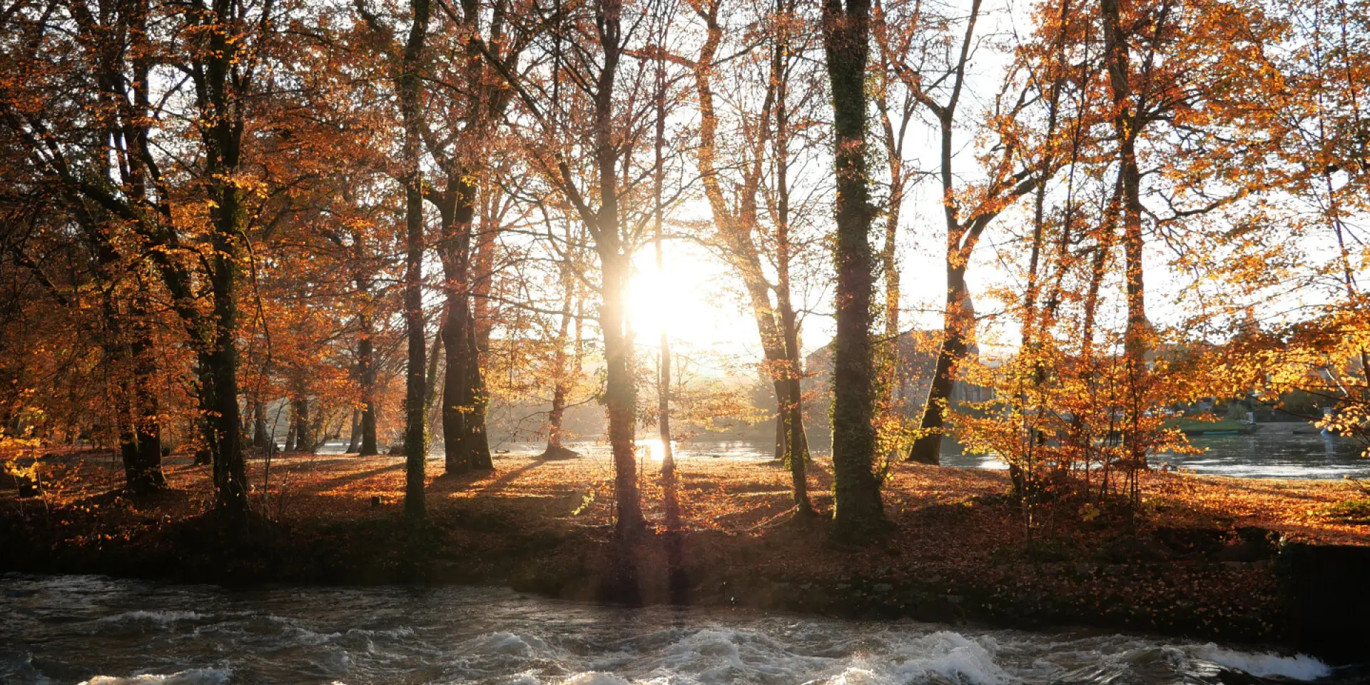 Sur Le Pont Beaulieu Sur Dordogne Melanie Petit.jpg 1920px