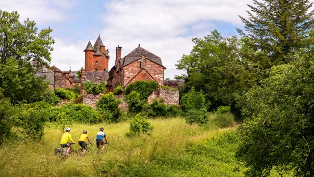 Collonges-la-Rouge à vélo