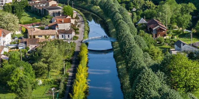 France, Dordogne (24), Périgord Blanc, Périgueux, Voie verte, Canal de Périgueux, (Vue aérienne)//France, Dordogne, White Perigord, Greenway of Perigueux, (aerial view)