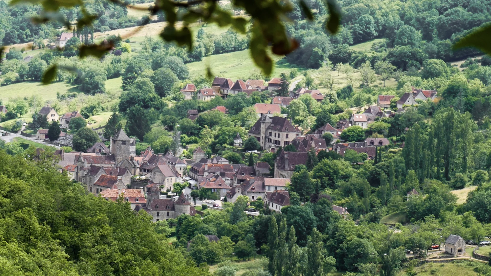Vue sur Autoire depuis la falaise