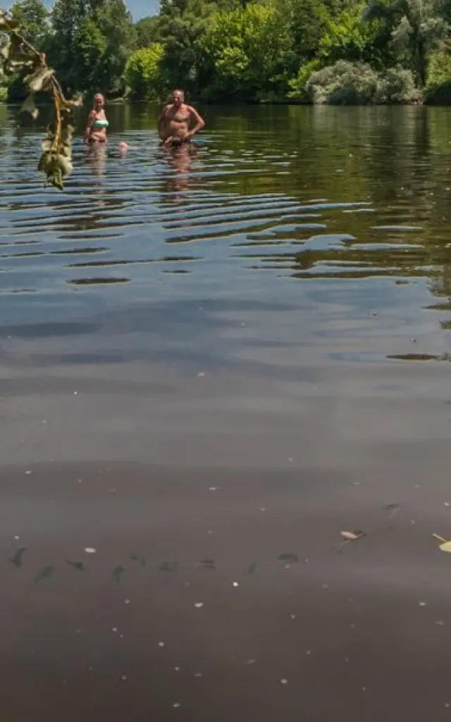 Baignade dans la Dordogne à Vayrac