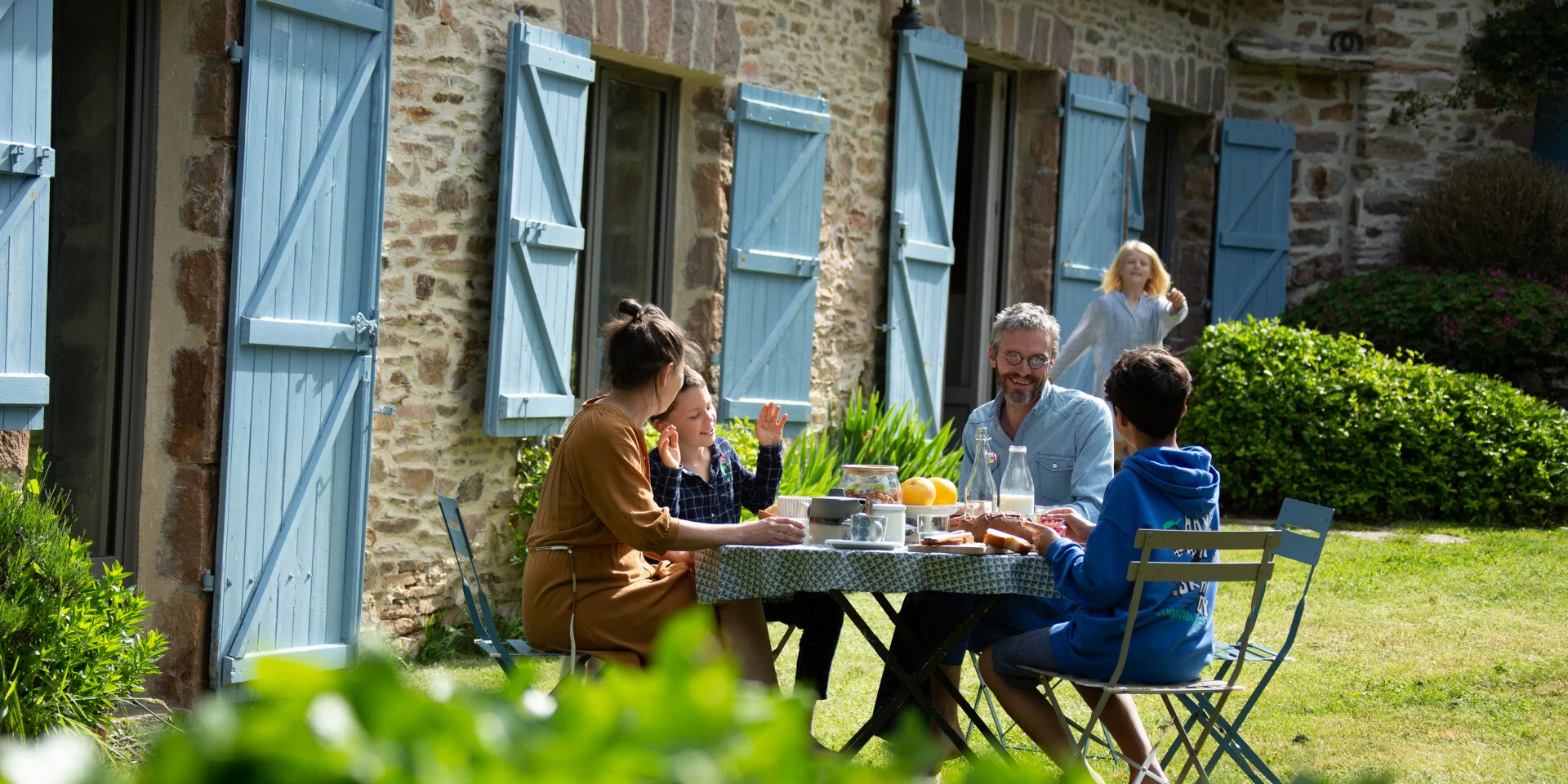 Petit déjeuner gîte familial